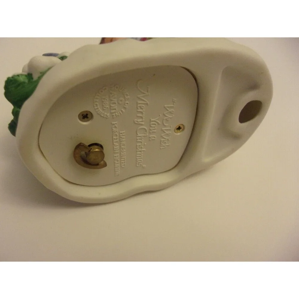 WE WISH YOU A MERRY CHRISTMAS Porcelain Music Box~Girl Feeding Bird AVON 1986